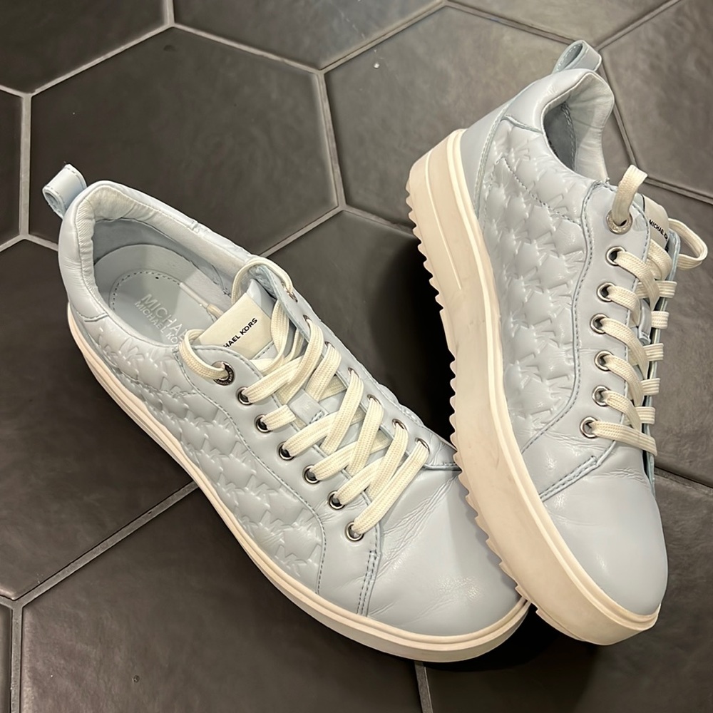 Michael Michael Kors Emmet sneaker EUC women’s 8.5 light blue, worn once!